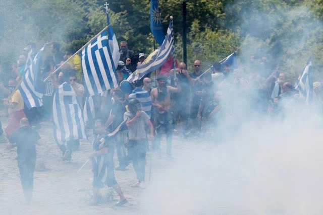 Πισοδέρι: Κηλίδες αίματος στη γαλανόλευκη σημαία -«Αισθανόμαστε ότι μας βίασαν» (εικόνες,βίντεο)